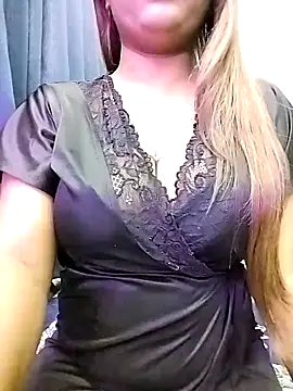 LoveLy-Soneya online show from April 7, 2026, 7:21 am