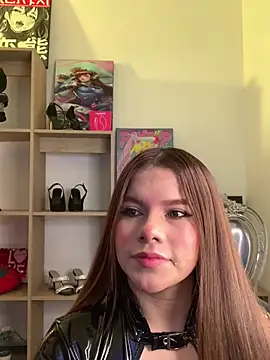 Snapshot of violettabond chatting on July 11, 2026, 1:22 pm violettabond online show from July 11, 2026, 1:22 pm