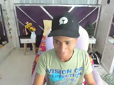 Santy bigcock 01 online show from November 18, 2025, 11:46 am