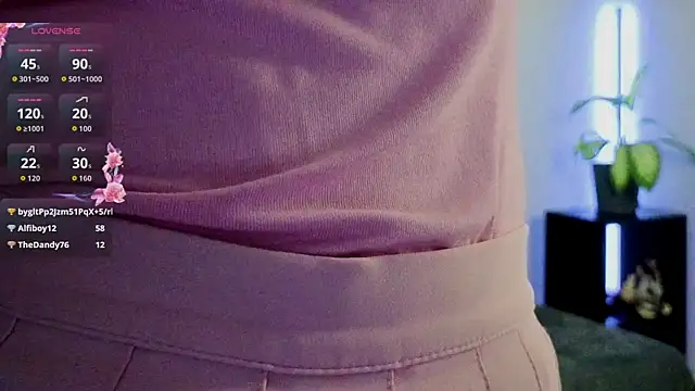 violetwluv online show from November 15, 2025, 10:41 am