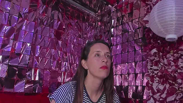 Snapshot of mia_luna_ed chatting on November 17, 2025, 5:17 pm mia luna ed online show from November 17, 2025, 5:17 pm