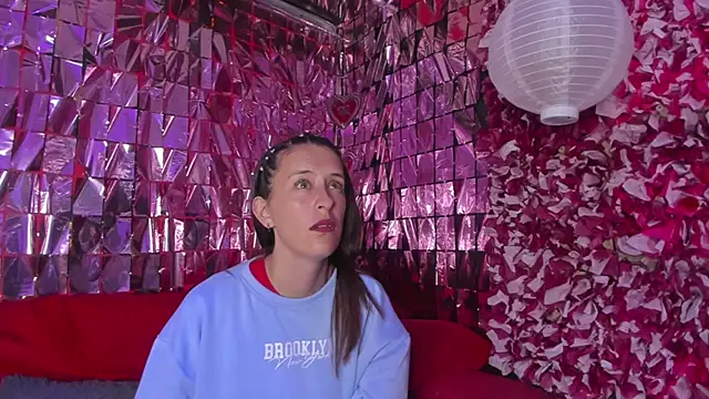 Snapshot of mia_luna_ed chatting on November 16, 2025, 2:00 pm mia luna ed online show from November 16, 2025, 2:00 pm