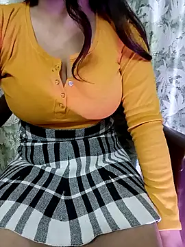 Kavya Rani61 online show from November 13, 2025, 4:44 pm