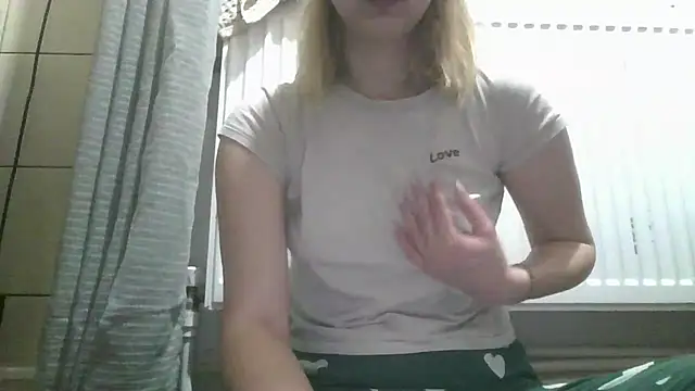 dirty sasha00 online show from April 22, 2026, 2:51 am