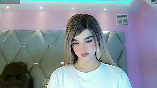 Snapshot of VeroniicaSmiith chatting on December 1, 2025, 11:33 am VeroniicaSmiith online show from December 1, 2025, 11:33 am