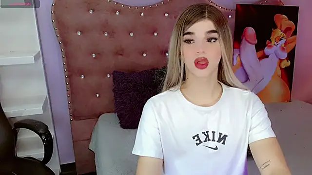 Snapshot of VeroniicaSmiith chatting on November 15, 2025, 11:36 am VeroniicaSmiith online show from November 15, 2025, 11:36 am