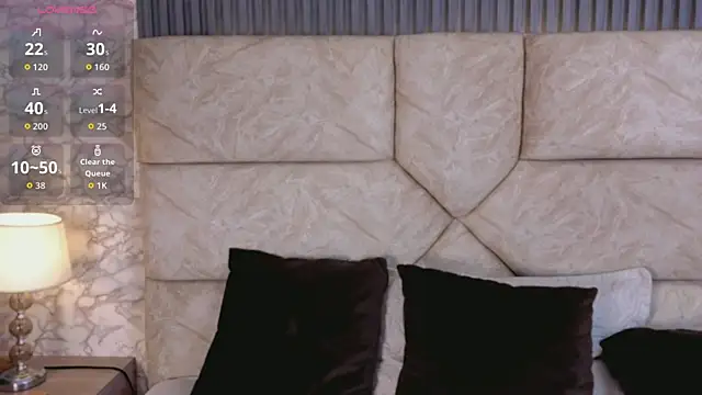 violett fowlerxx online show from April 15, 2026, 4:18 am