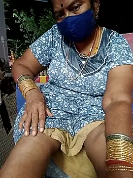 Snapshot of savithasree chatting on April 28, 2026, 5:17 pm savithasree online show from April 28, 2026, 5:17 pm