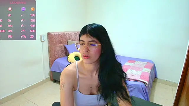 Snapshot of Kassandra_0304 chatting on July 1, 2026, 9:53 am Kassandra 0304 online show from July 1, 2026, 9:53 am