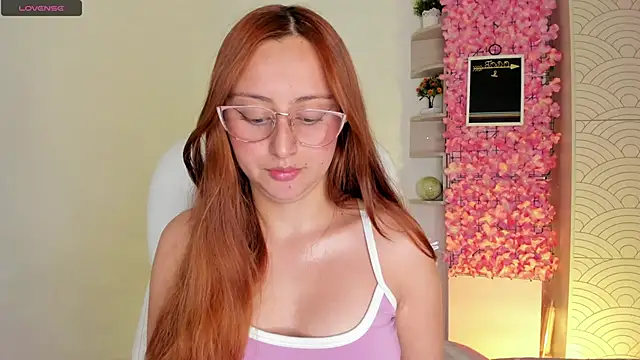 Snapshot of Arianna_Gren18 chatting on February 6, 2026, 4:03 pm Arianna Gren18 online show from February 6, 2026, 4:03 pm