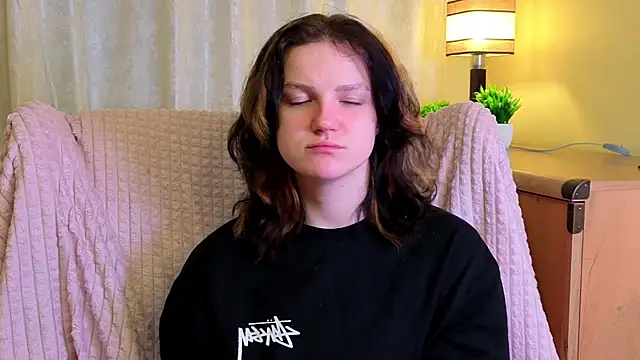 LatinaHuguenin online show from April 10, 2026, 9:22 pm