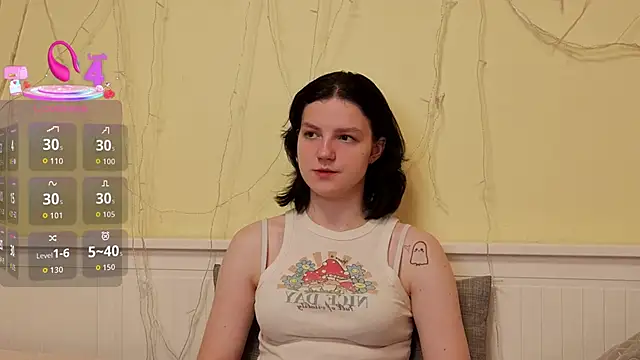 LatinaHuguenin online show from December 2, 2025, 7:10 am