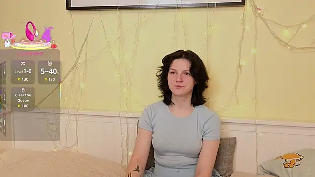 LatinaHuguenin online show from November 29, 2025, 7:19 am