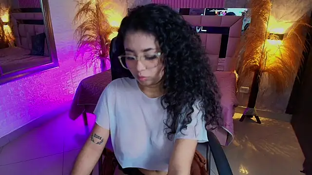 Snapshot of griselle_rousse chatting on February 25, 2026, 12:11 am griselle rousse online show from February 25, 2026, 12:11 am