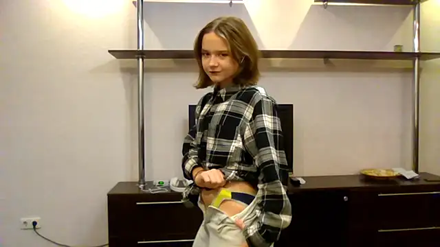 AlissaGerardo online show from November 6, 2025, 12:20 pm