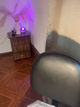 alisaa jhons1 online show from March 5, 2026, 10:48 pm