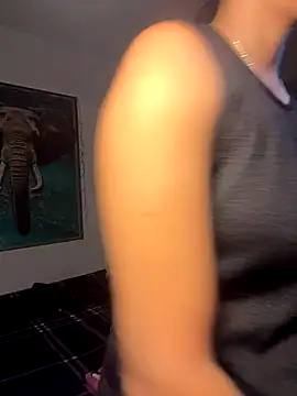 alisaa jhons1 online show from December 20, 2025, 9:06 pm