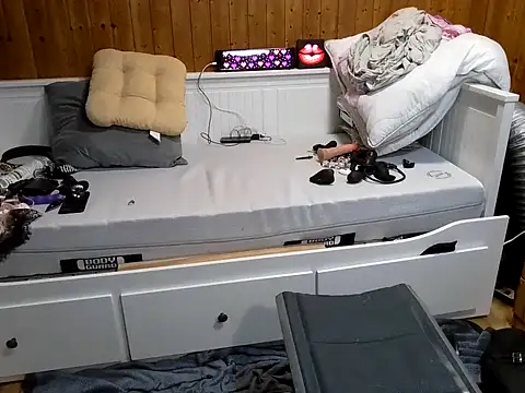 AgnesCross39 online show from March 8, 2026, 3:37 pm