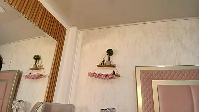 Madhison 5 online show from February 26, 2026, 12:05 pm