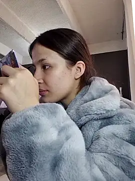 Celeste Moretti online show from December 19, 2025, 1:24 pm