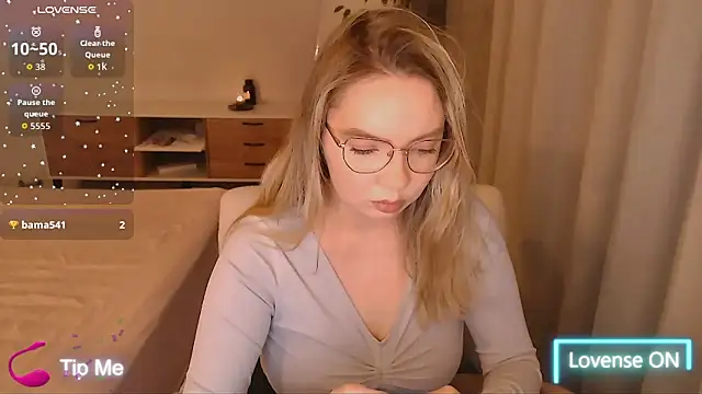 PolinaXXXXJones online show from February 17, 2026, 7:55 pm