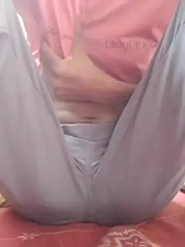 Isha kumari 69 online show from November 6, 2025, 2:48 am