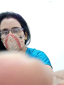 sanjana077 online show from April 8, 2026, 7:37 pm