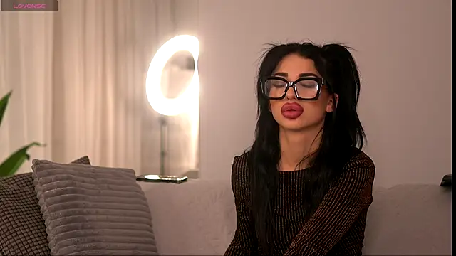 ElysiaKiss online show from November 13, 2025, 8:13 pm