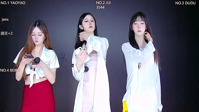 Snapshot of 88_Emeralds chatting on November 14, 2025, 9:18 pm 88 Emeralds online show from November 14, 2025, 9:18 pm