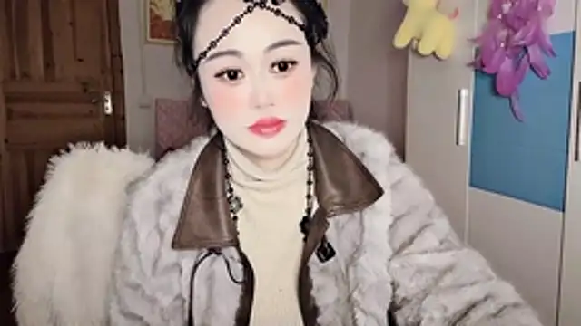 Xiaojuan61 online show from November 28, 2025, 11:32 am