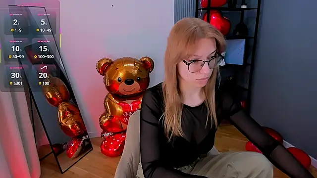 Snapshot of CindyMoriLove chatting on February 12, 2026, 6:13 am CindyMoriLove online show from February 12, 2026, 6:13 am