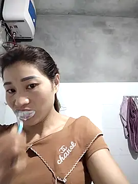 Qoine392 online show from December 22, 2025, 9:26 pm