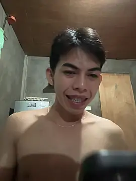 Urhotsilverboy online show from March 15, 2026, 5:20 pm