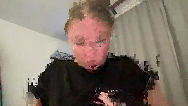 Snapshot of Ameli8 chatting on November 18, 2025, 6:00 pm Ameli8 online show from November 18, 2025, 6:00 pm