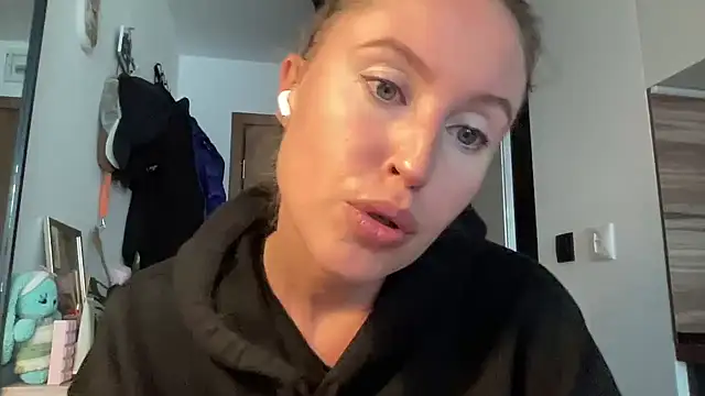 Snapshot of Ameli8 chatting on November 29, 2025, 9:53 am Ameli8 online show from November 29, 2025, 9:53 am