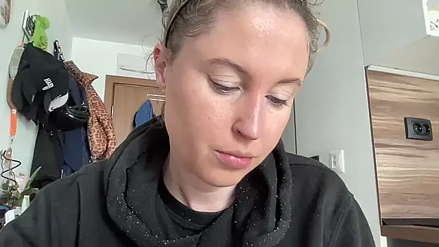 Snapshot of Ameli8 chatting on February 20, 2026, 9:33 am Ameli8 online show from February 20, 2026, 9:33 am