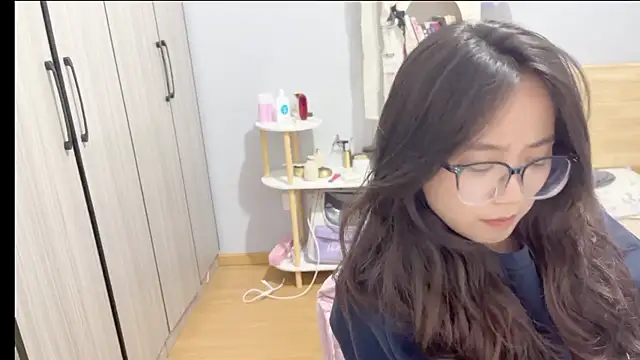 Hmm 0303 online show from February 6, 2026, 4:58 pm