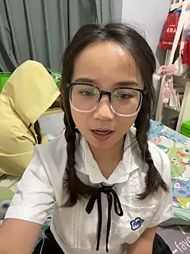 Snapshot of Hmm_0303 chatting on November 11, 2025, 2:12 pm Hmm 0303 online show from November 11, 2025, 2:12 pm