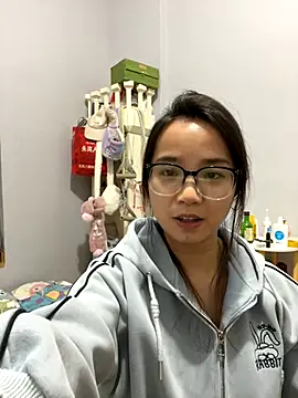 Snapshot of Hmm_0303 chatting on November 27, 2025, 2:28 pm Hmm 0303 online show from November 27, 2025, 2:28 pm