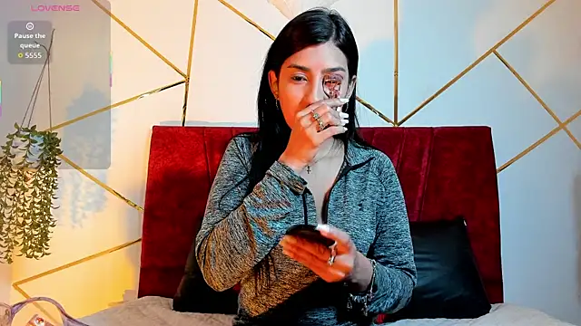 Paris Evans  online show from January 15, 2026, 12:19 pm