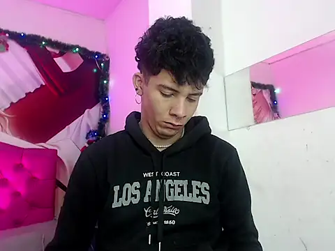 Lovers Spicy online show from December 18, 2025, 12:09 pm