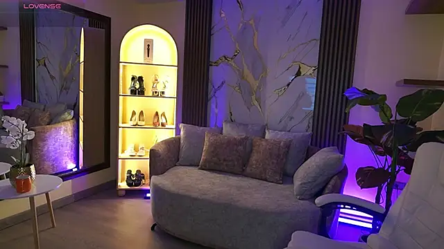 TessaaFox online show from February 20, 2026, 11:45 am