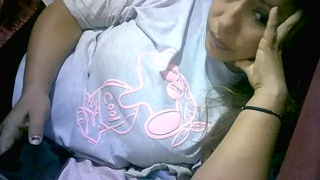Zulreyna online show from July 25, 2026, 5:48 am