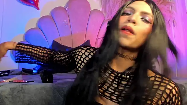 Dominique Rae online show from March 5, 2026, 7:43 pm