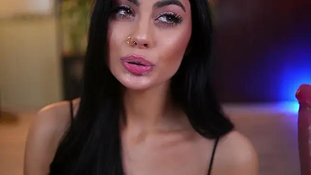 RavennaDArcy online show from March 3, 2026, 8:05 pm