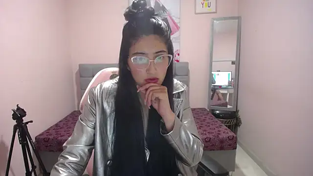 Snapshot of Violet_raine_ chatting on November 25, 2025, 12:27 pm Violet raine online show from November 25, 2025, 12:27 pm