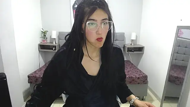 Snapshot of Violet_raine_ chatting on November 11, 2025, 1:39 pm Violet raine online show from November 11, 2025, 1:39 pm