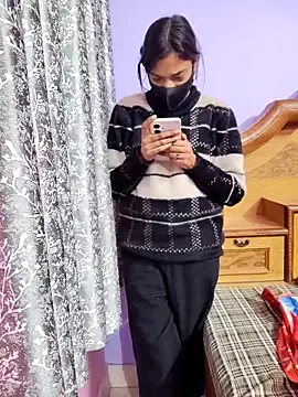 Student12th online show from December 19, 2025, 4:27 am