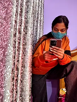 Student12th online show from December 4, 2025, 4:17 pm