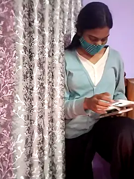 Student12th online show from December 3, 2025, 4:39 pm